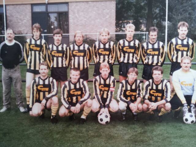 Bestand:85 86 lager elftal.jpg