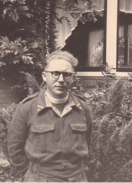 Bestand:Aalmoezenier Wellink.jpg