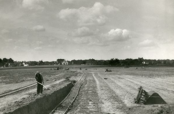 Bestand:Aanleg sportpark Boshoek juni 1958.png