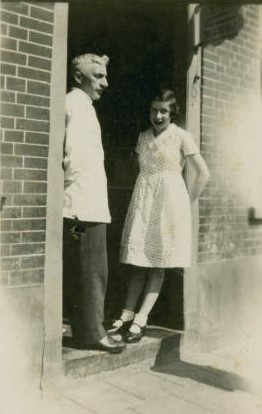 Bestand:Ben Straus met dochter Betty.jpg