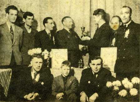 Bestand:Blauwe Doffer 1954 kl.jpg