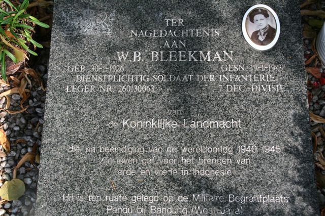 Bestand:Bleekman gedenksteen.jpg