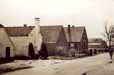 Bestand:Borstelfabriek Stokkum.jpg
