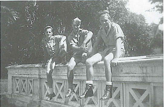 Bestand:Gerrit Gerritsen uit Stokkum (rechts).jpg