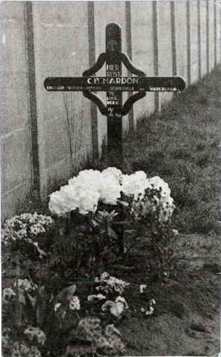 Bestand:Grafkruis piloot Mardon.jpg