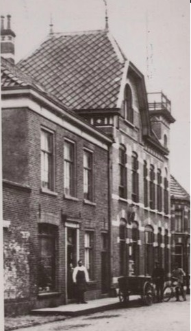 Bestand:Het pand van Klarenaar aan de Marktstraat.jpg