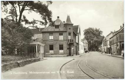 Bestand:HotelDeBleek Jaren40.jpg
