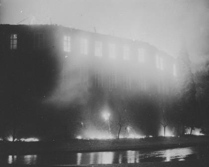 Bestand:Huis Bergh brand 4 kl.jpg