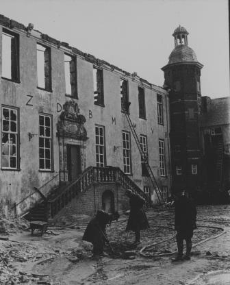 Bestand:Huis Bergh brand 7 kl.jpg