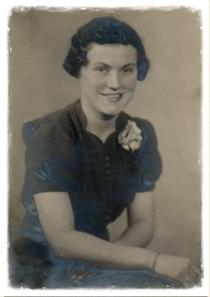 Bestand:Monica Ivy Young.png