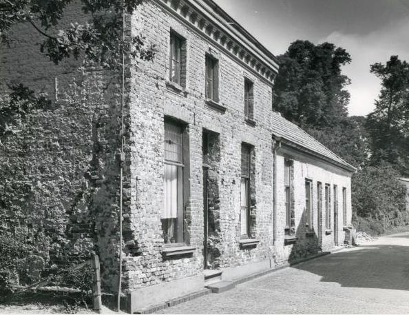 Bestand:Muntwal 4 voor voor stucwerk.jpg