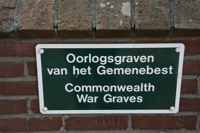 Bestand:Oorlogsgraven Gemenebest.jpg