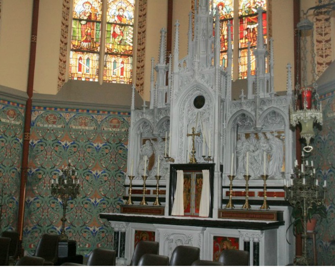 Bestand:Pancratiuskerk hoofdaltaar.jpg