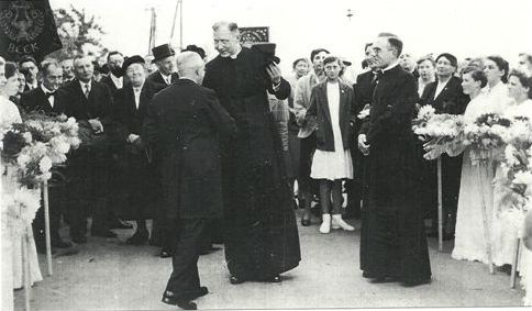 Bestand:Pastoor JAM Walraven van Beek.jpg