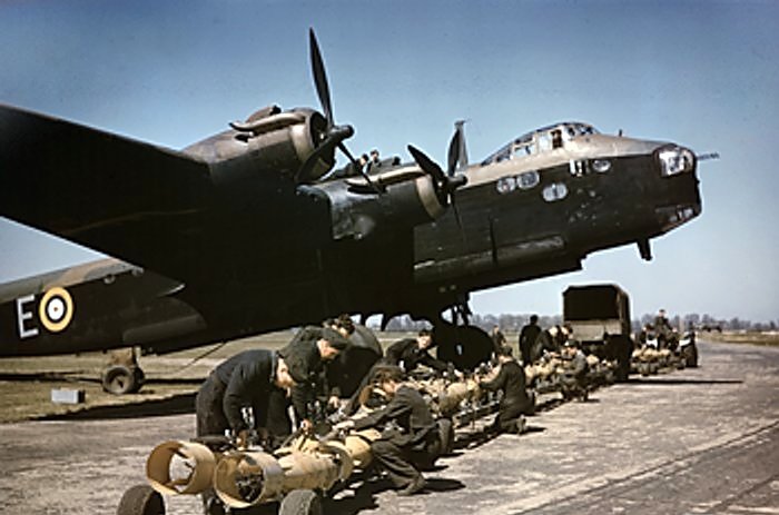 Bestand:Short Stirling bomber.jpg