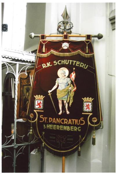 Bestand:St. Pancratiusvaandel (Medium).JPG