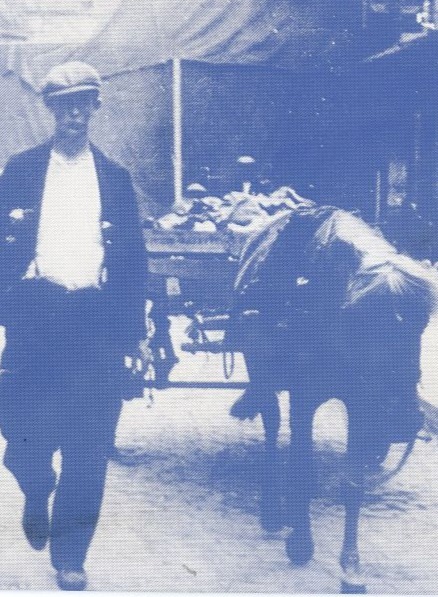 Bestand:Thebes groenteboer.jpg