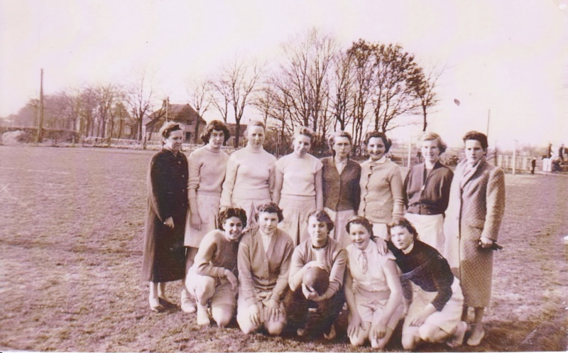 Bestand:1956 Handbalclub no 2 3.jpg