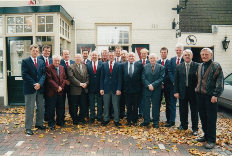 Bestand:1986 Bestuur SOB.jpg