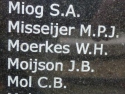 2013, BRONBEEK 3 PAGODEN WH MOERKES.jpeg