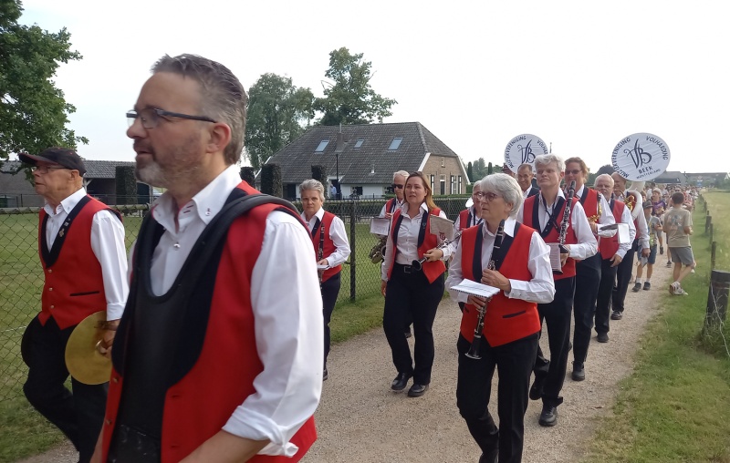 Bestand:2025 Avond4daagse met Harmonie Volharding .jpg