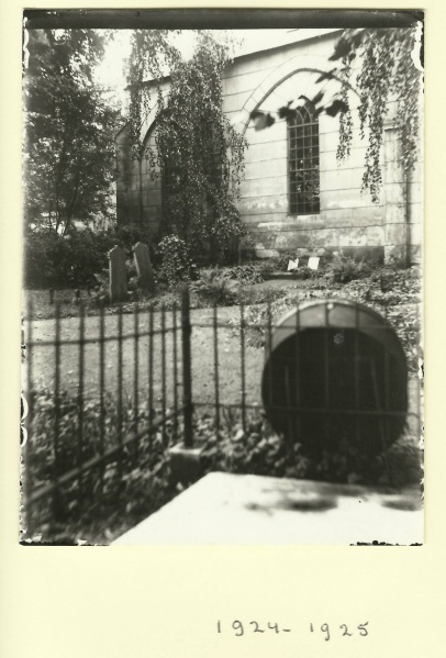 Bestand:4 restauratie kerk 1924-25 vriezen rosie evers 1.jpg