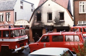 Brand bruin cafe 1.jpg