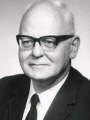 Dominee Anthony Bloemendaal werd op 27 november 1949 bevestigd als predikant te ’s-Heerenberg. Hij ging ruim 24 jaar later, op 1 mei 1974, met emeritaat..png