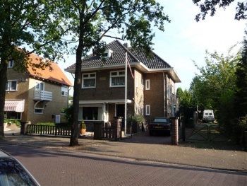 Erica 2 (Medium).JPG