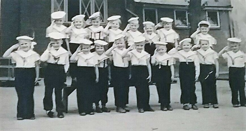 Bestand:Kleuterschool Johannes van Esserenhuis oa Diane Angenent Mieke Schuurman Lidy Bisseling.jpg