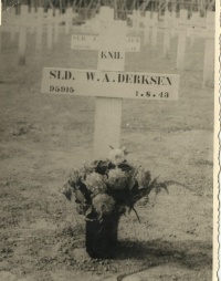 Kopie van SLD. W.A.Derksen Graf.jpg