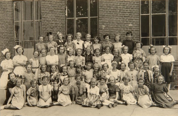 Meisjesschool 1952 klas 5.jpg