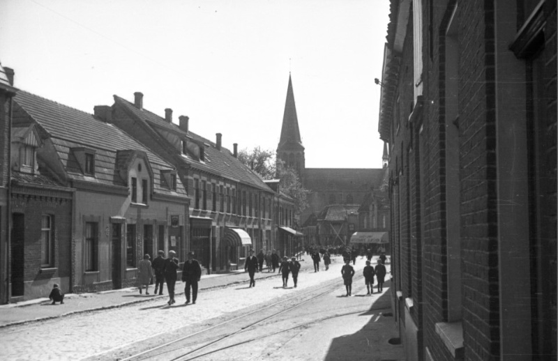 Bestand:Molenpoortstraat eind jaren 20.jpg