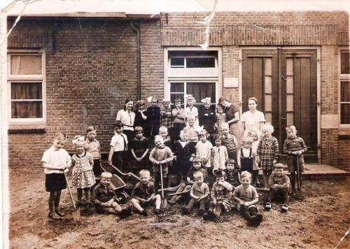 Openbare kleuterschool 1951 1952.jpg