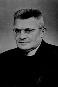 Pastoor Van Weerdenburg.jpg