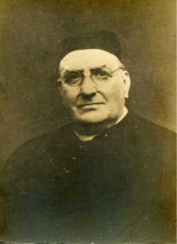 Pastoor van Angeren klein.jpg