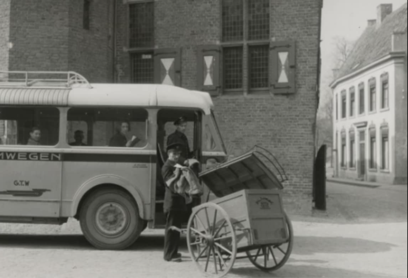 Bestand:Stadhuis 02-04-1949 Postbode Booms Bron Eddie Tempel.png