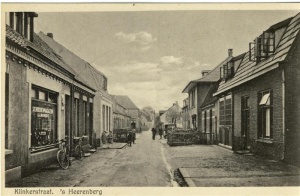 Uitgever Geurts Klinkerstraat (Medium).JPG