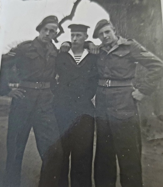 Bestand:Wim, Corry en Gerrit Gademan.jpg